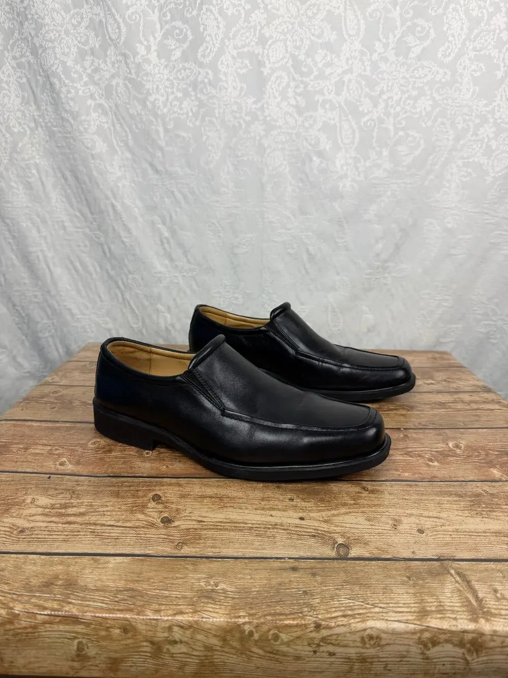 Johnston & Murphy Men’s Black Leather Slip-On Loafers Dress Shoes Size 10.5